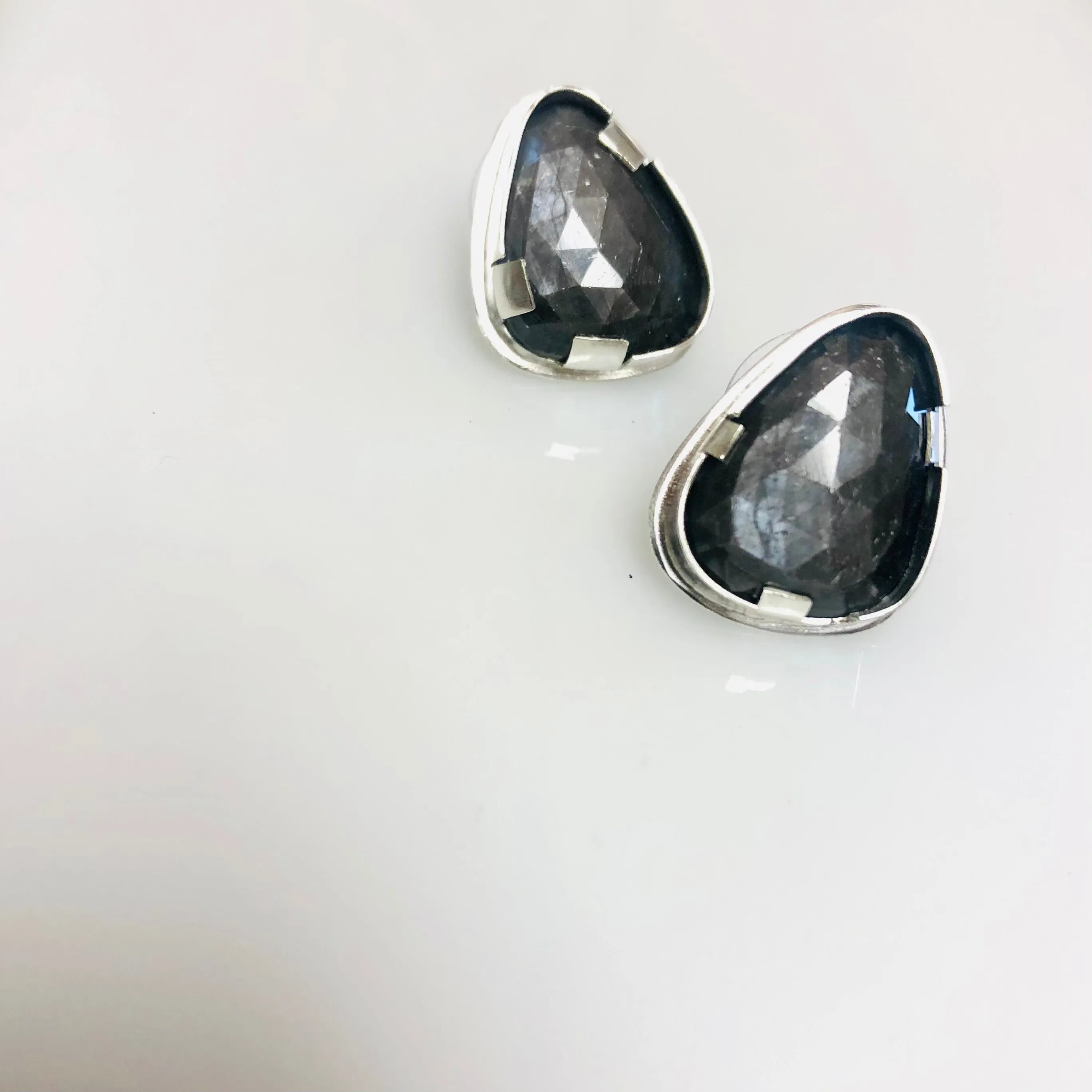 Flashy gray sapphire earrings (posts)