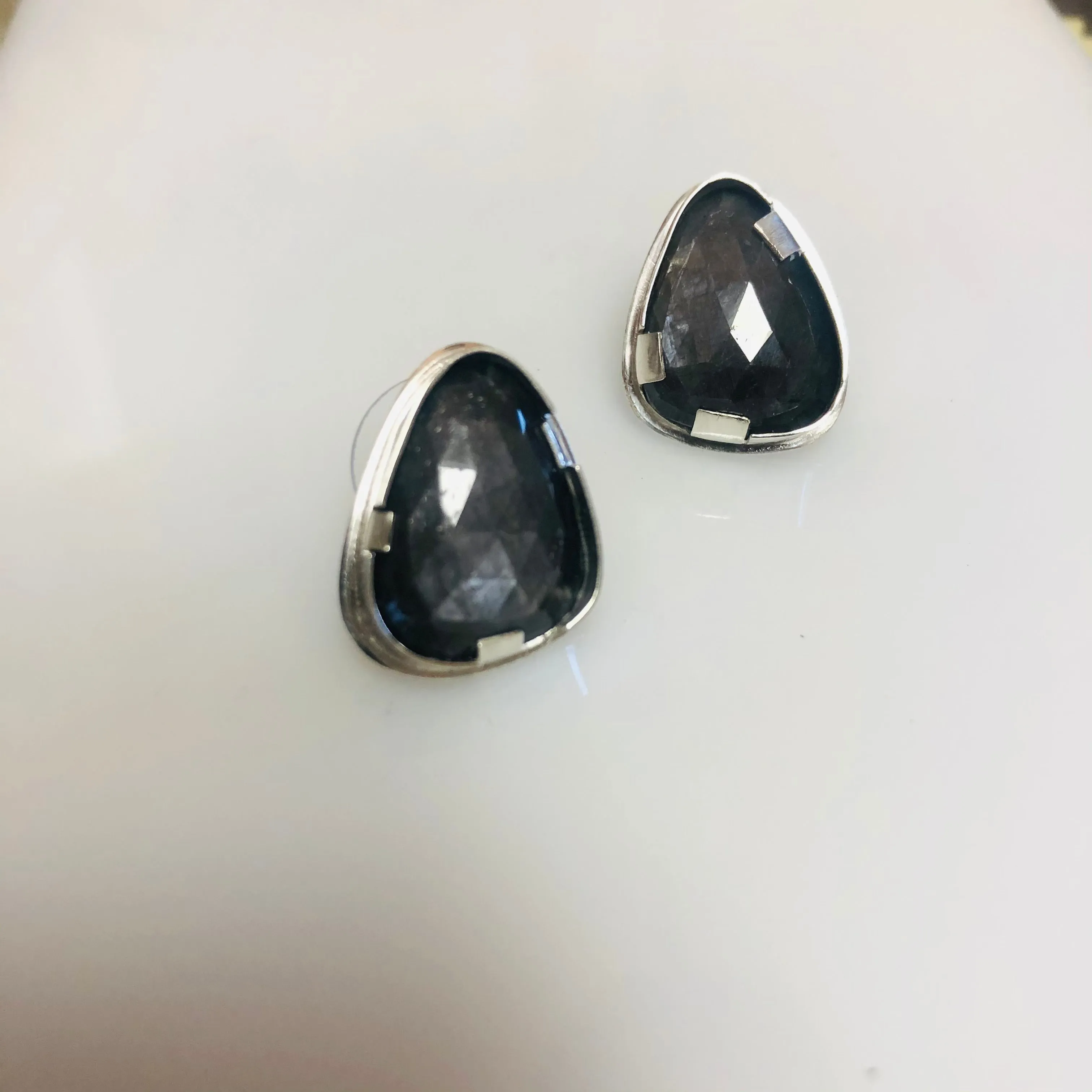 Flashy gray sapphire earrings (posts)