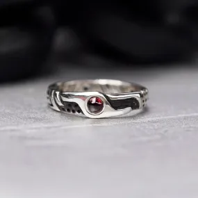 LUKE | Garnet silver ring