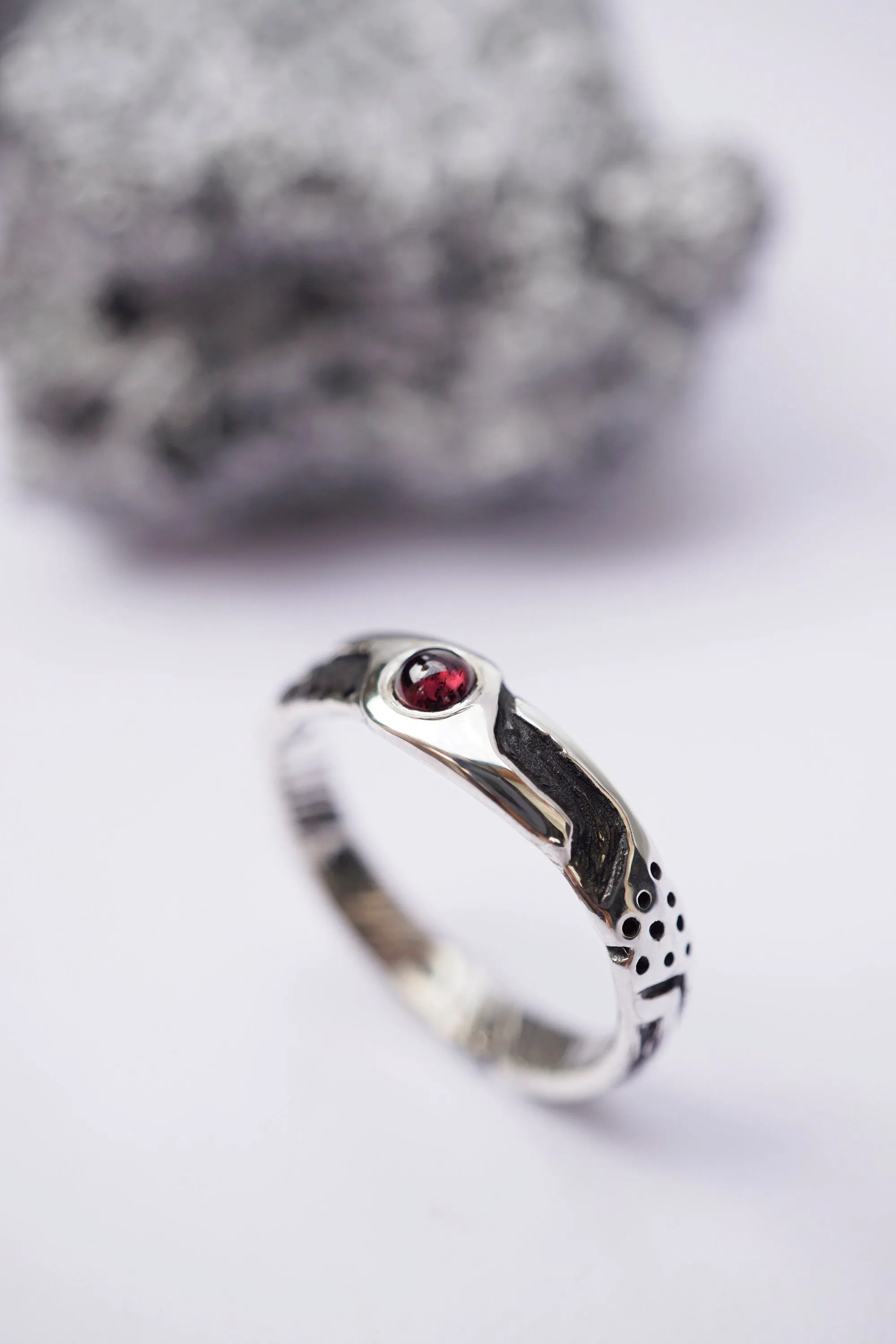 LUKE | Garnet silver ring