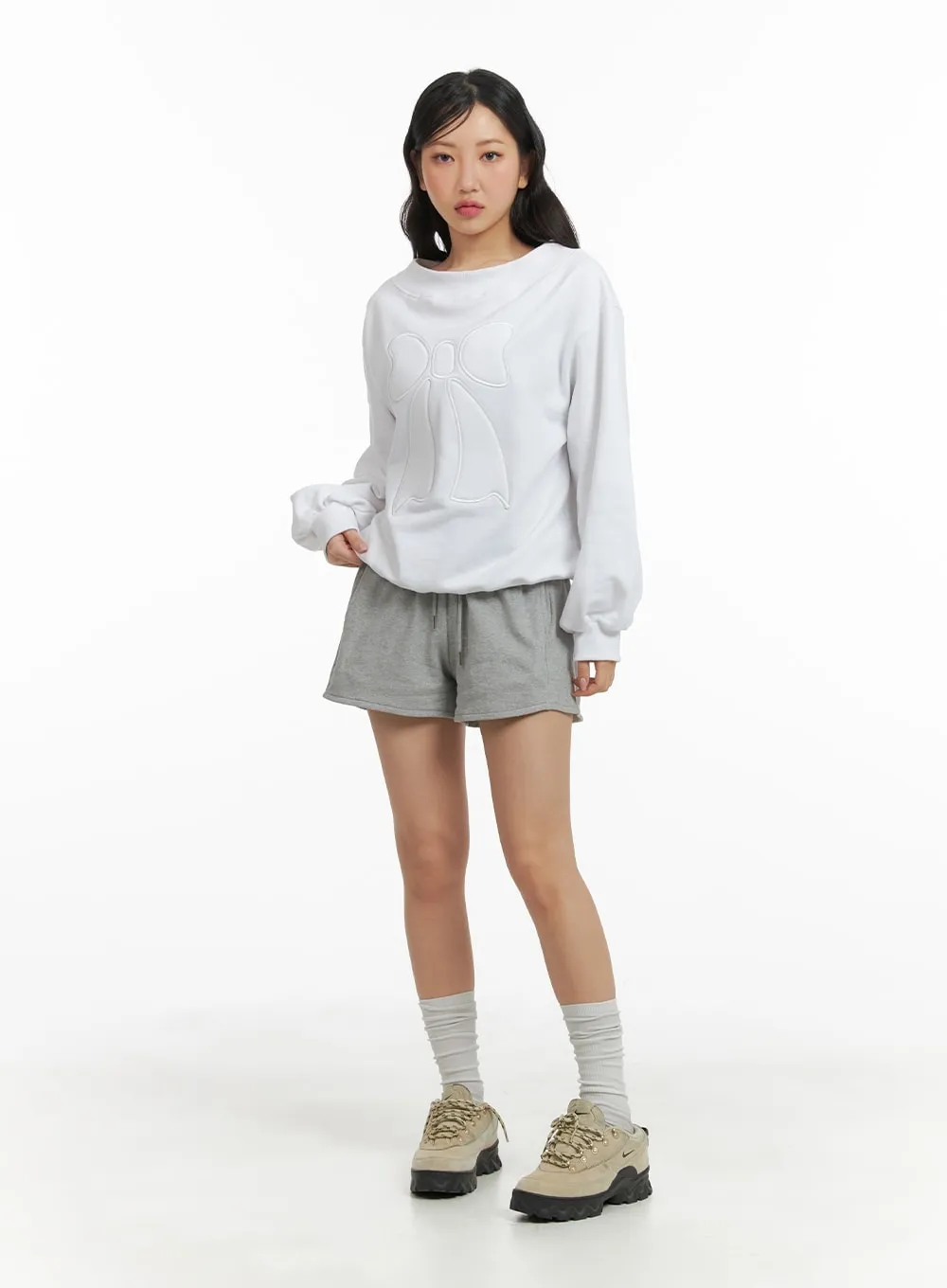 Ribbon Crewneck Sweatshirt CM420